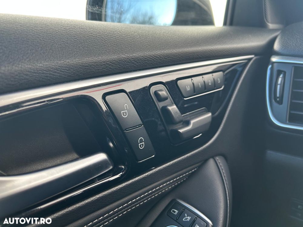 Infiniti Q30 2.2d DCT AWD Premium Tech - 10