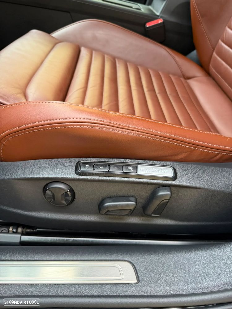 VW Passat 2.0 TDI Highline DSG - 17