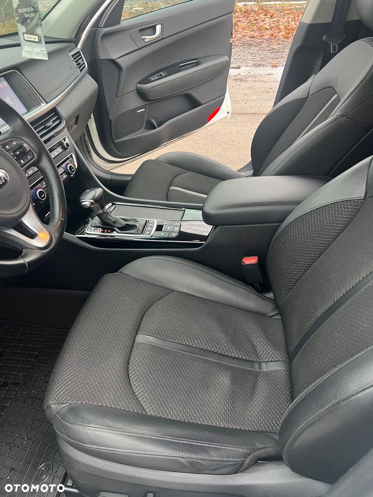 Kia Optima - 25