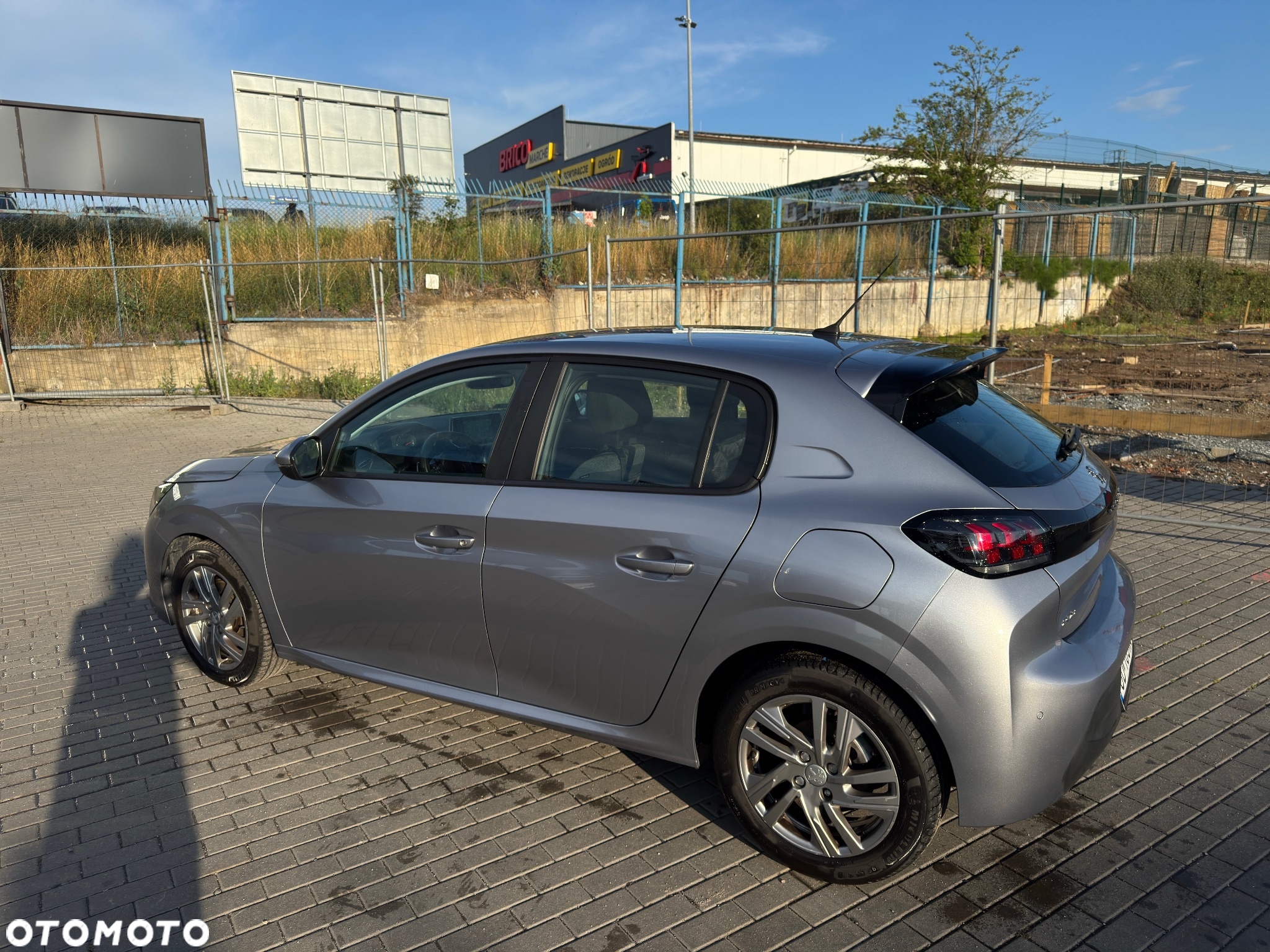 Peugeot 208 1.2 PureTech Active S&S EAT8 - 4