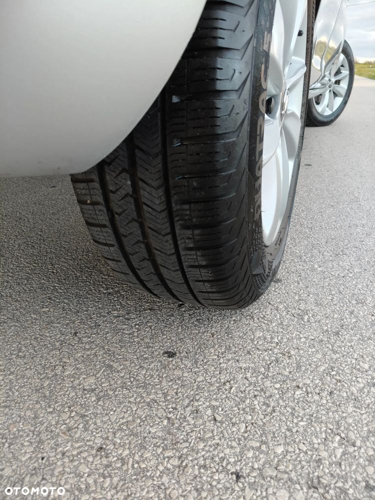 Opel Corsa 1.4 16V Energy - 37