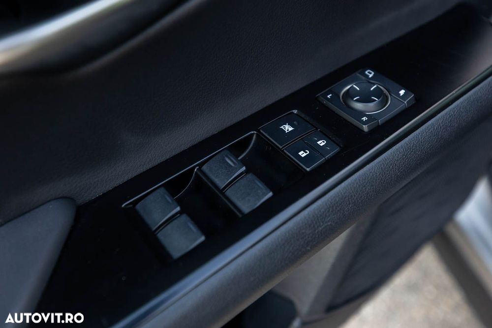 LEXUS UX 2021 — imagine 23