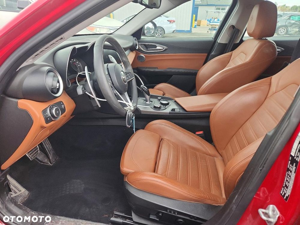 Alfa Romeo Giulia 2.0 Turbo TI Q4 - 7