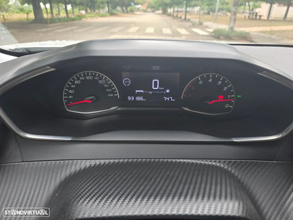 Peugeot 2008 PureTech 130 Active Pack - 22