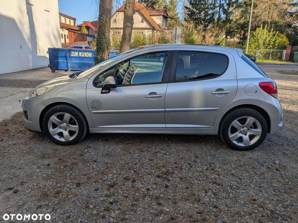 Peugeot 207 - 12