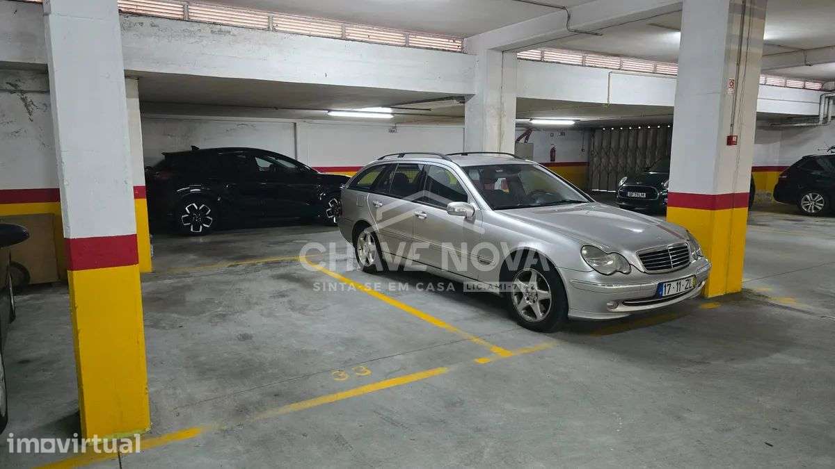 T2 com varanda e lugar de garagem na Prelada - Porto - Grande imagem: 4/18