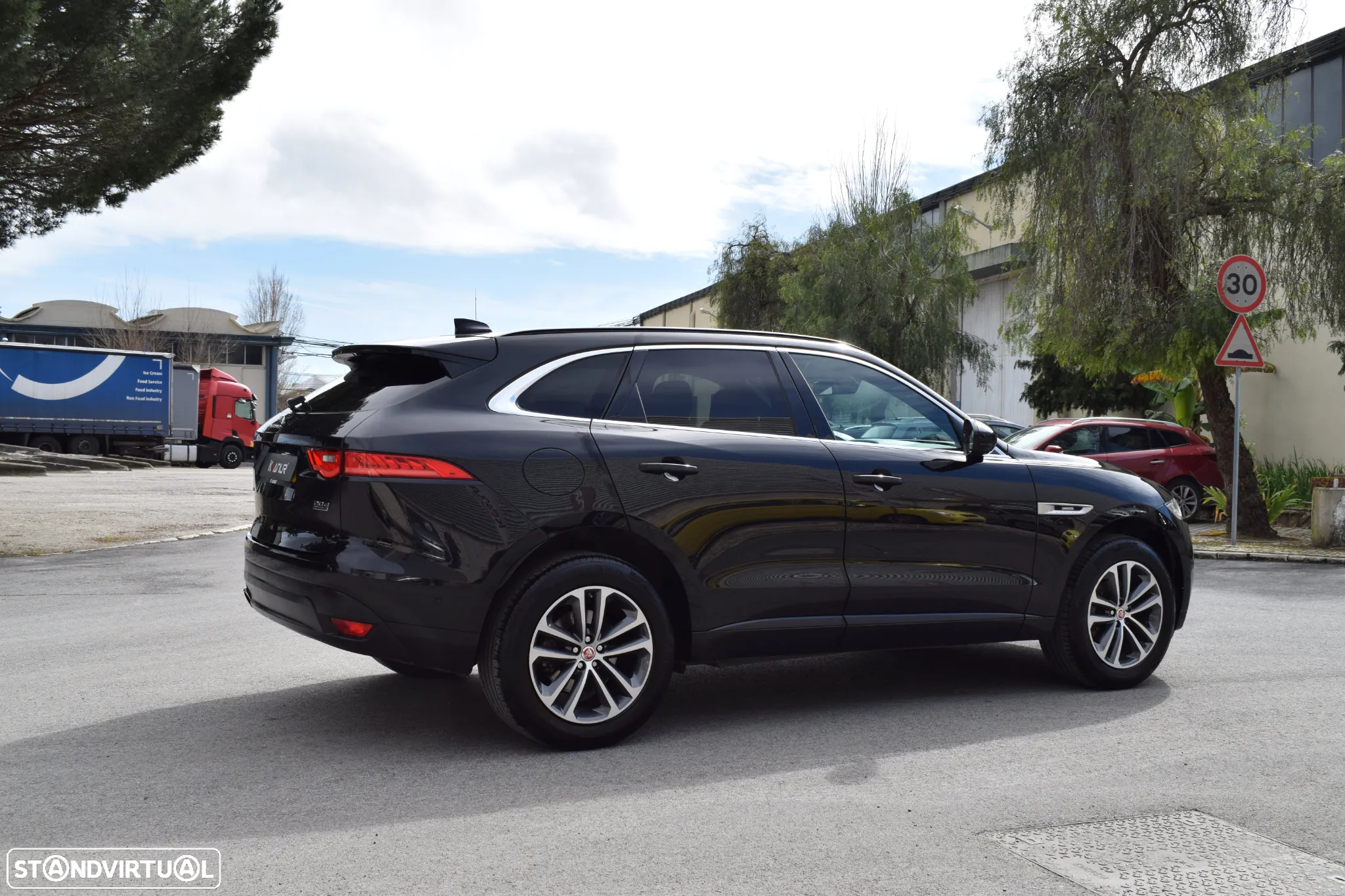 Jaguar F-Pace 2.0 i4D R-Sport AWD - 21