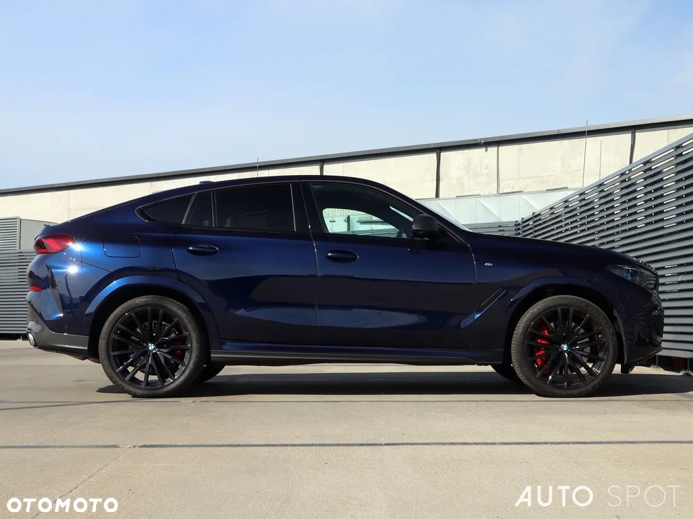 BMW X6 M50i - 10
