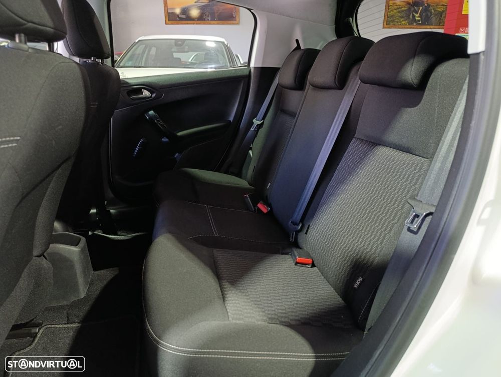Peugeot 208 1.2 PureTech Allure - 12