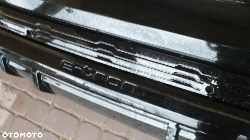 Zderzak tylny Audi E TrON 4KE807385 - 4