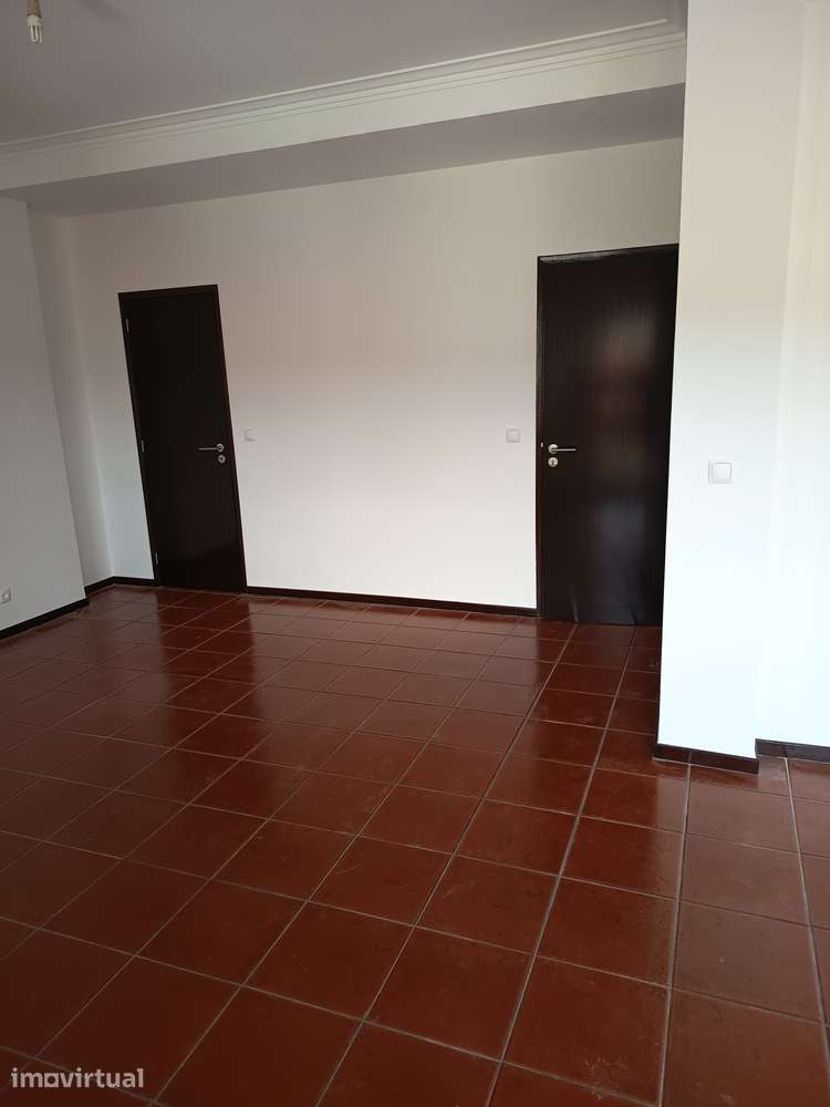 Apartamento T3 com Anexo e Garagem - Grande imagem: 3/46