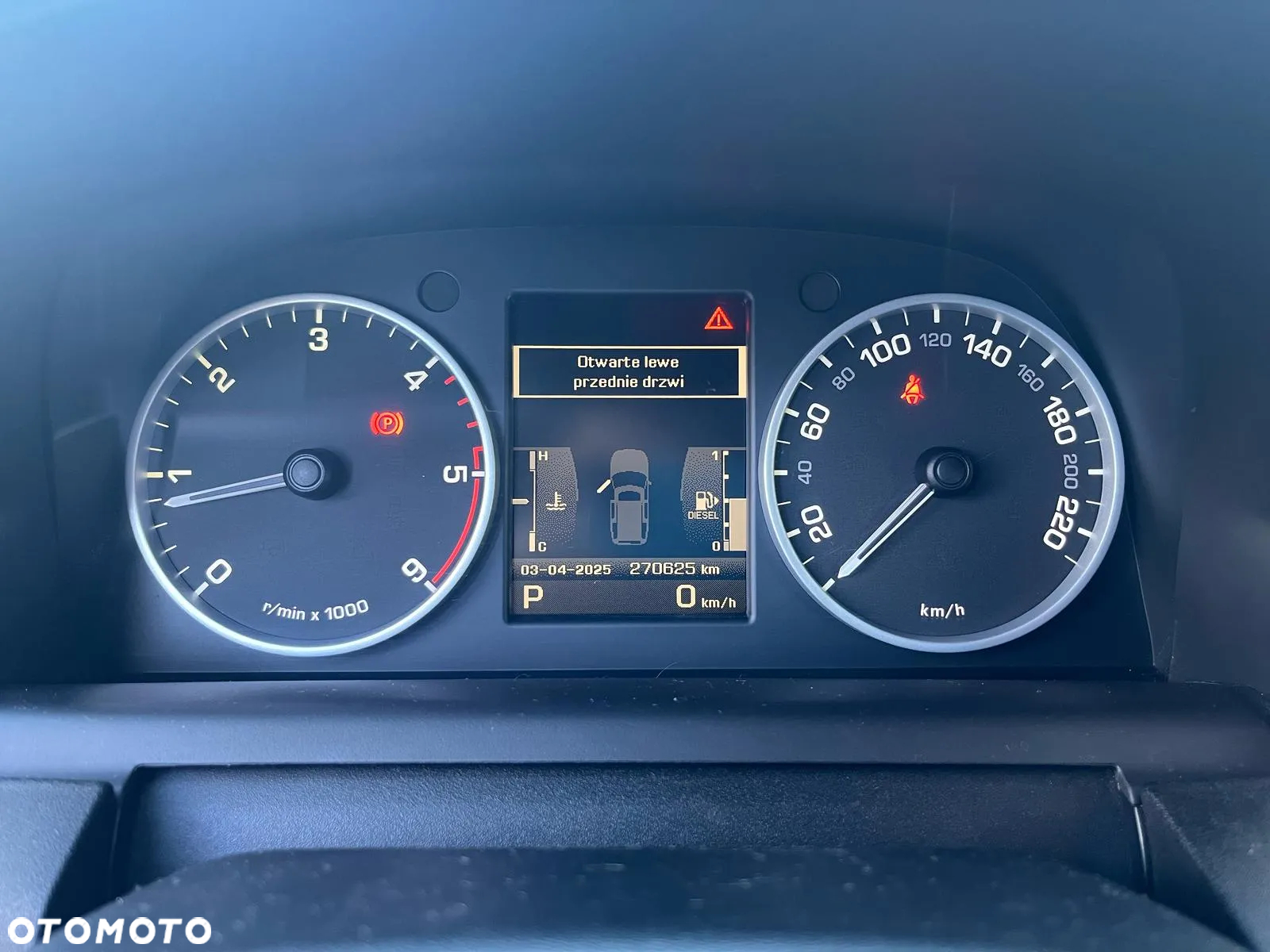 Land Rover Discovery IV 2.7D V6 HSE - 25