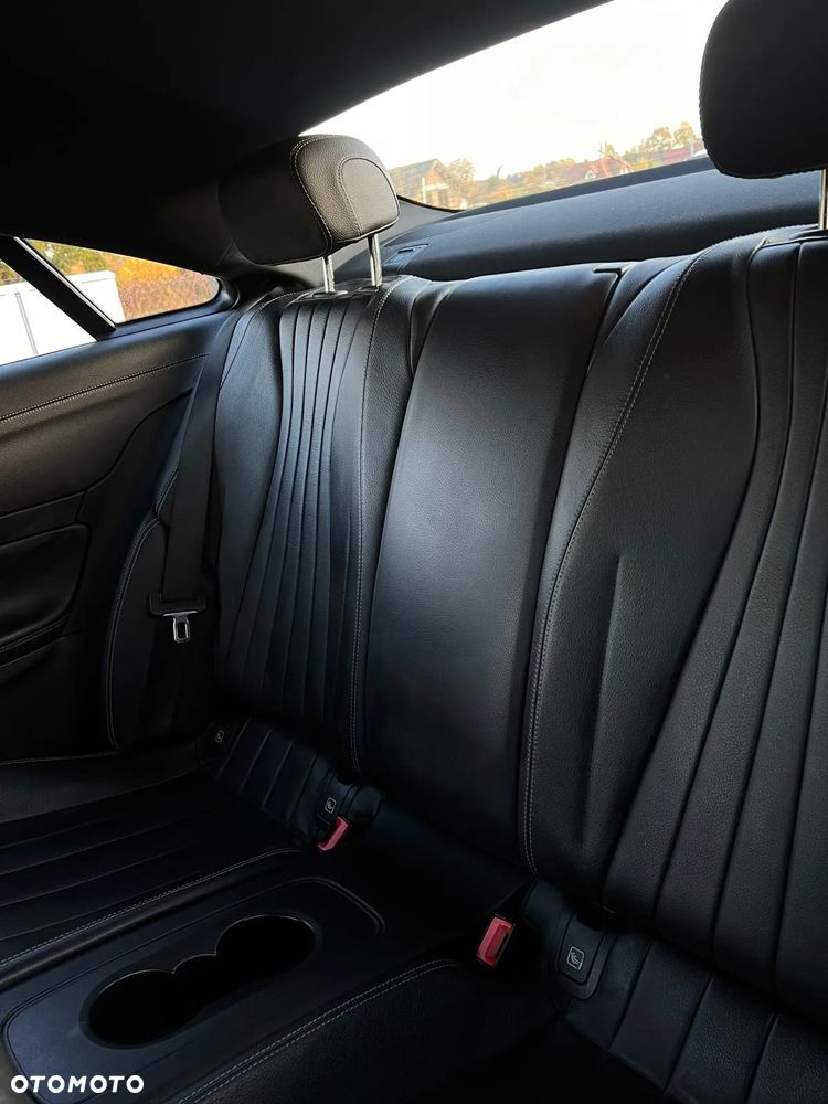 Mercedes-Benz Klasa E 300 Coupe 9G-TRONIC - 12