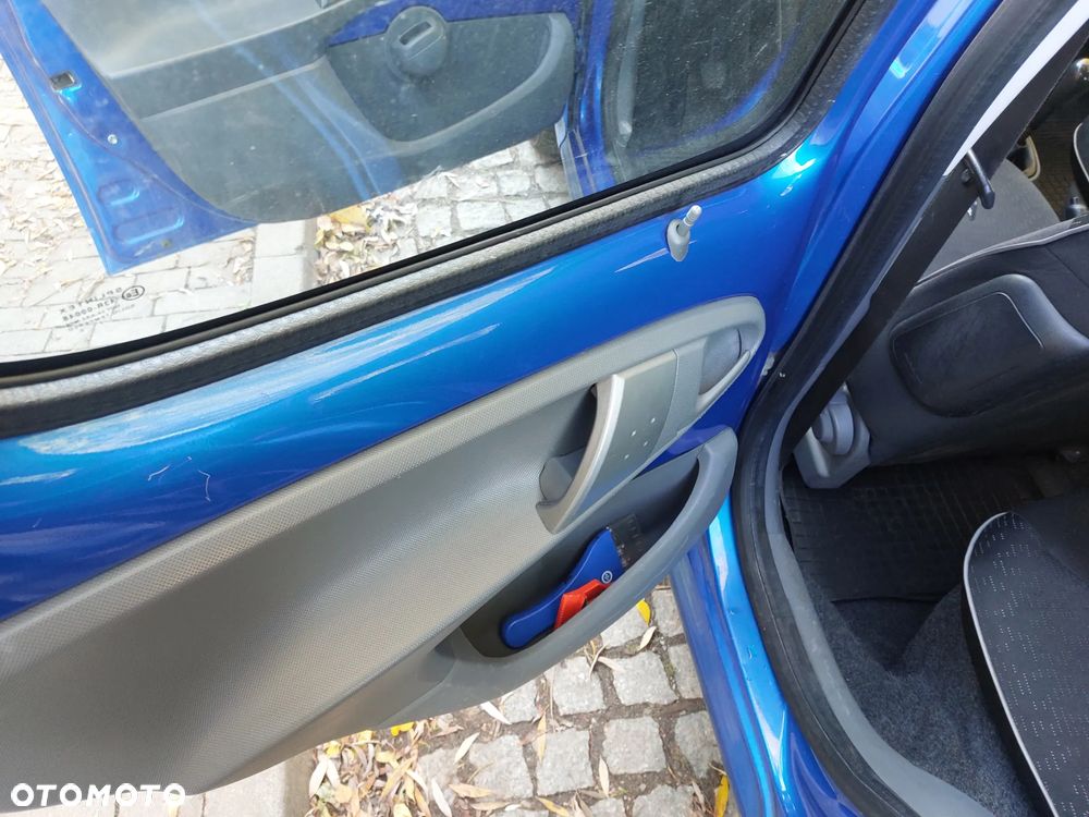 Peugeot 107 - 12