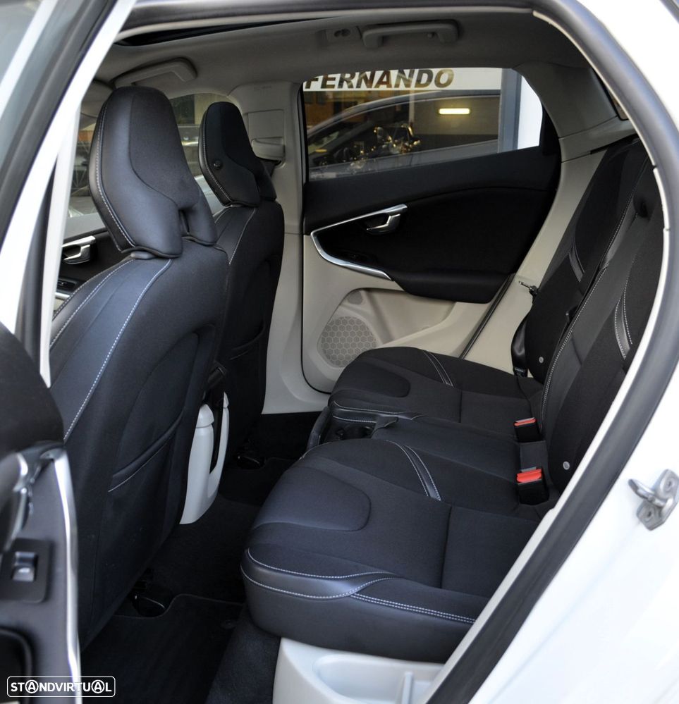 Volvo V40 1.6 D2 Momentum Eco - 10