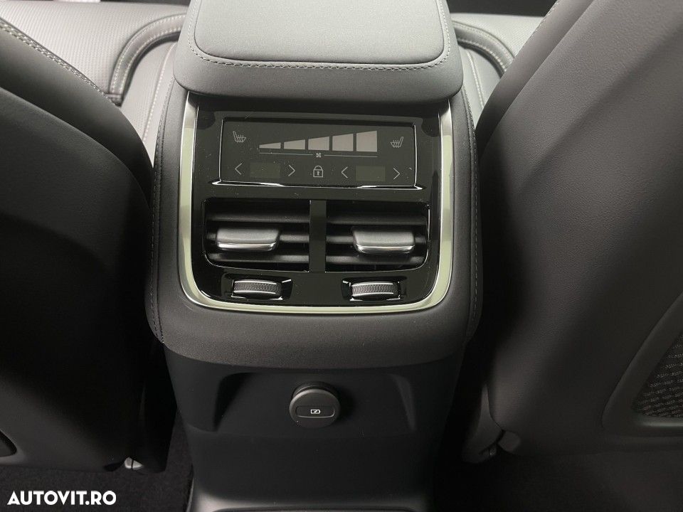 Volvo XC 90 T8 AWD PHEV Plus Dark - 19