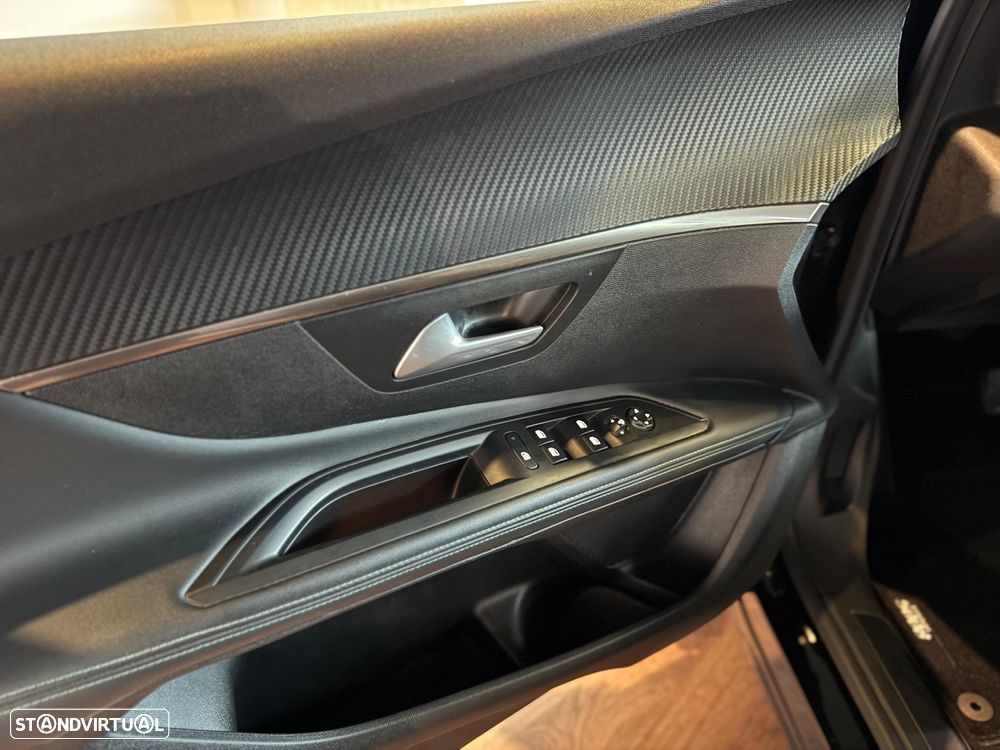 Peugeot 5008 PureTech 130 EAT8 Stop & Start Allure Pack - 6