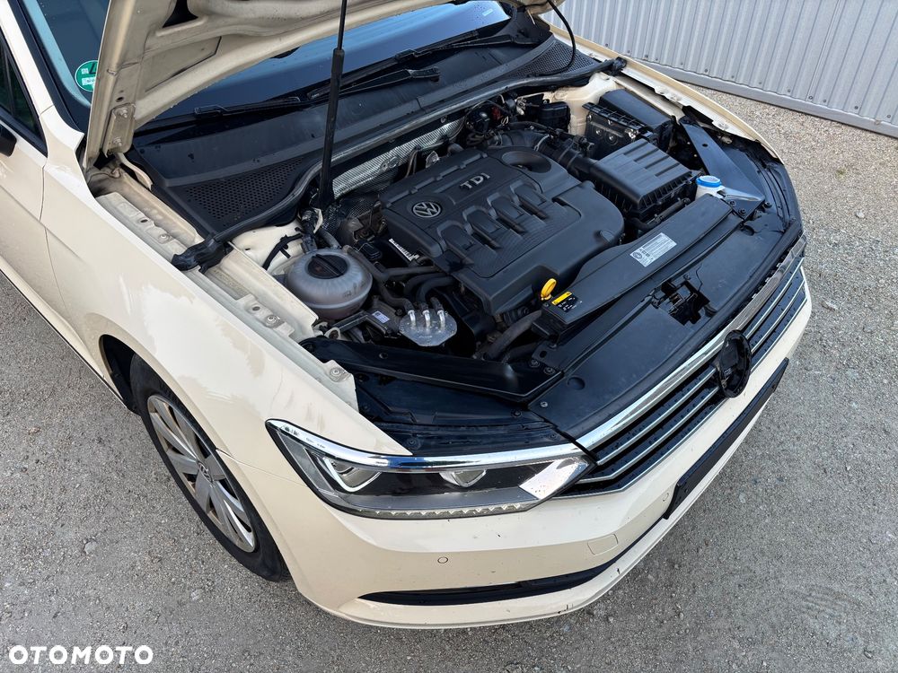 Volkswagen Passat 2.0 TDI (BlueMotion Technology) DSG Comfortline - 15