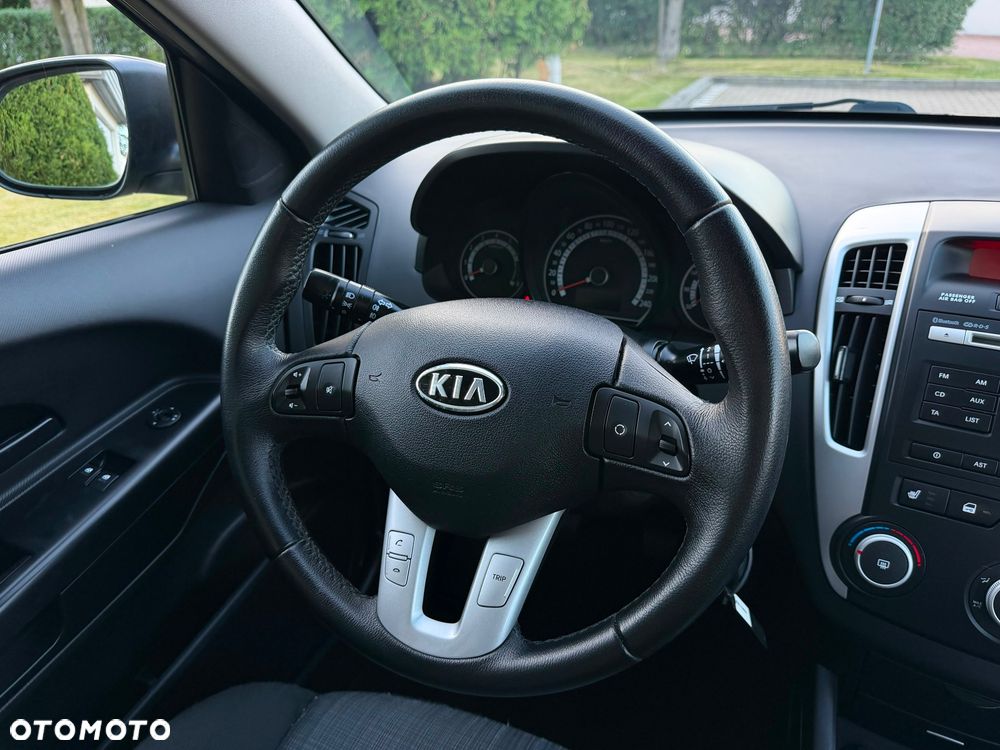 Kia Ceed 1.6 CVVT Dream-Team Edition - 14