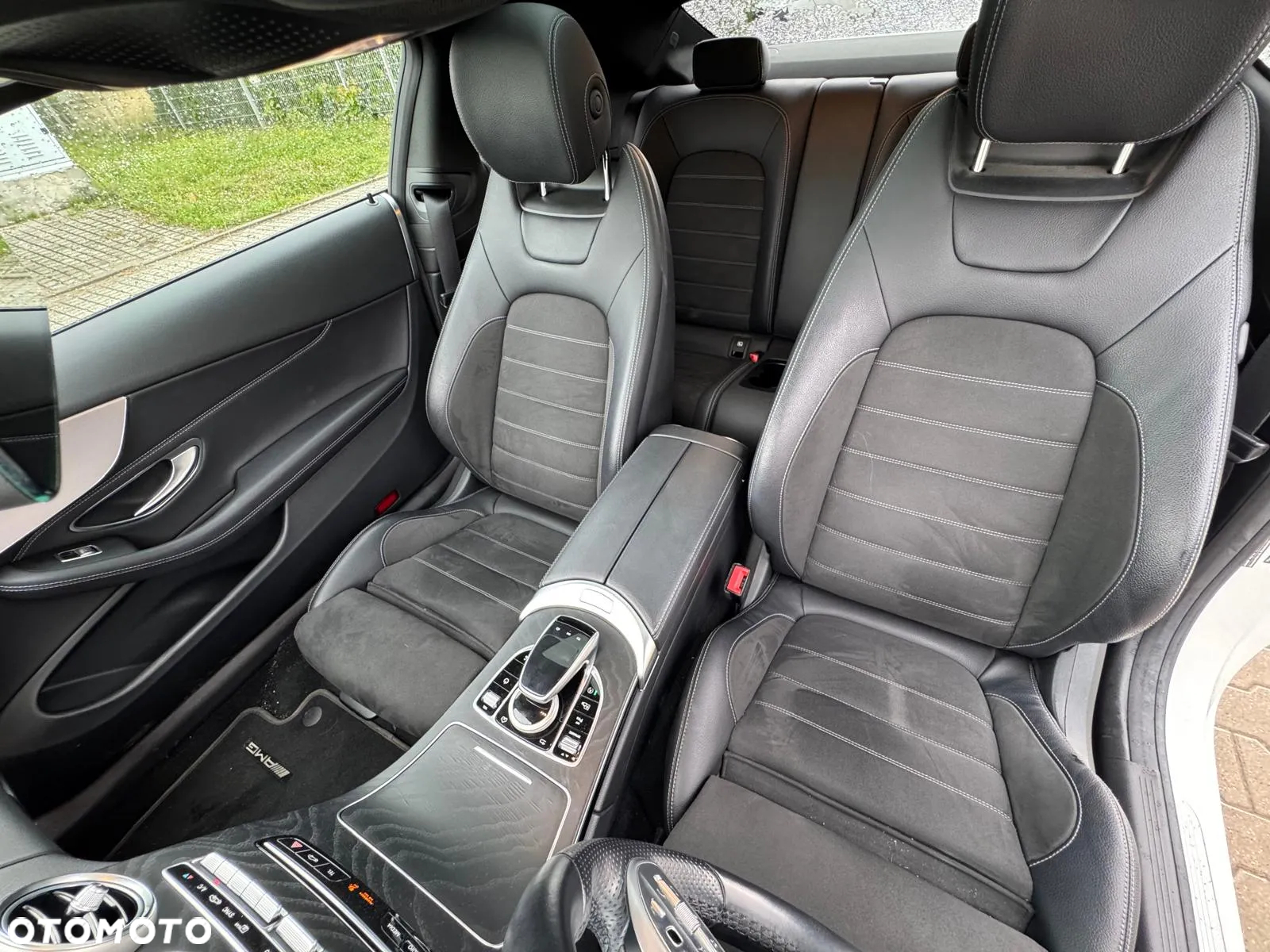 Mercedes-Benz Klasa C 300 9G-TRONIC - 31