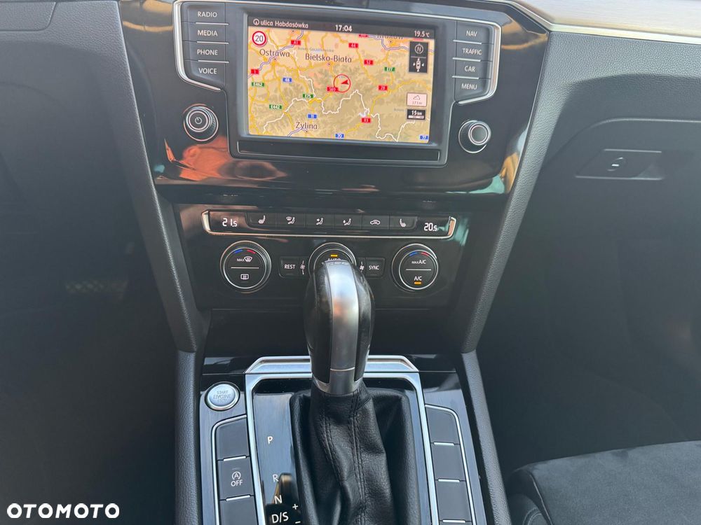 Volkswagen Passat 2.0 TDI BMT Highline DSG - 22