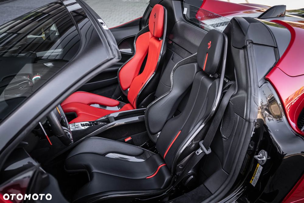 Ferrari SF90 Spider - 24