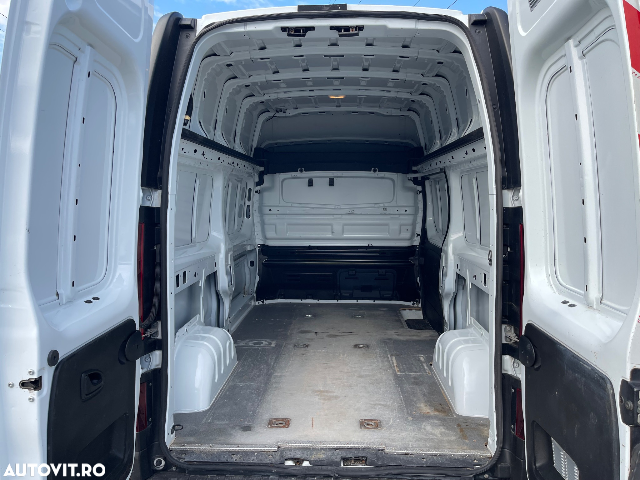 Renault Trafic - 9