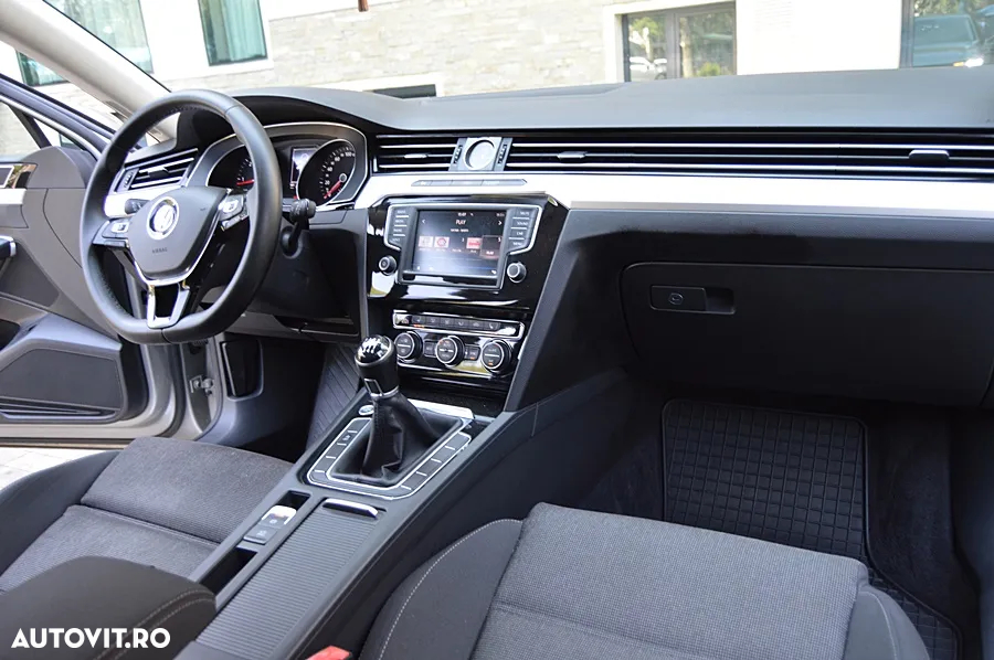 Volkswagen Passat Variant 2.0 TDI (BlueMotion Technology) Comfortline - 19