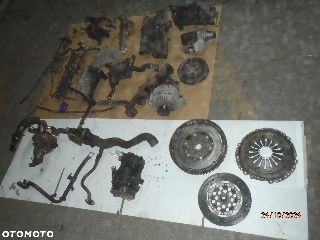 kolektor ssący alternator sprężarka sprzęgło docisk tarcza  dwumasa dwumas chłodniczka oleju opel corsa combo astra meriva 1.3 cdti - 1
