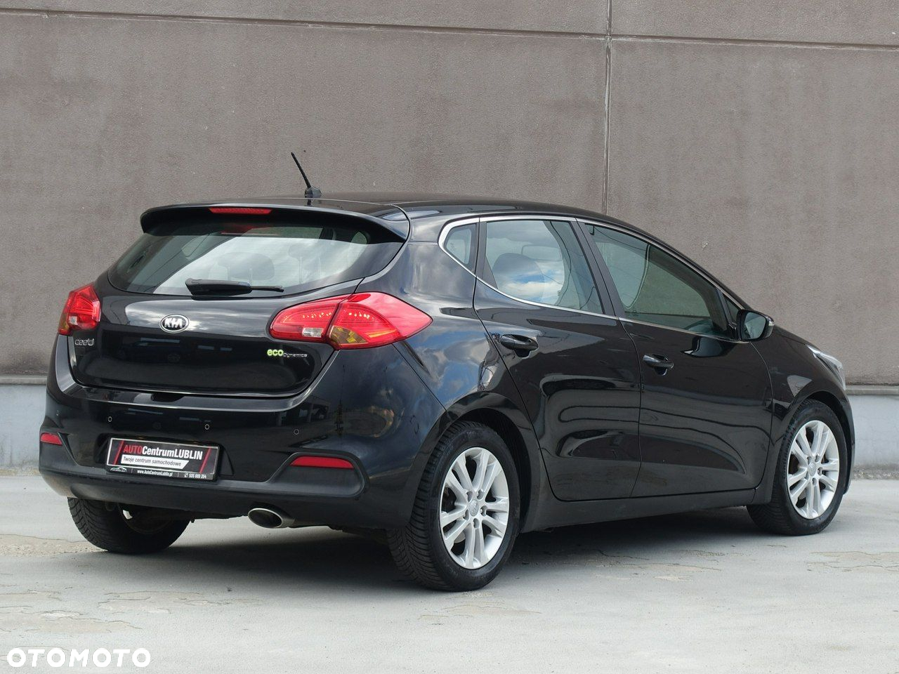 Kia Ceed 1.6 CRDi 128 Spirit - 11