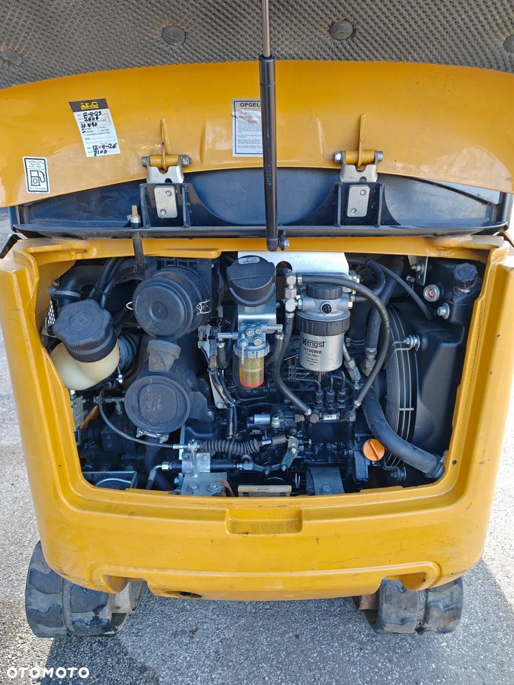 Caterpillar 301.7D - 25