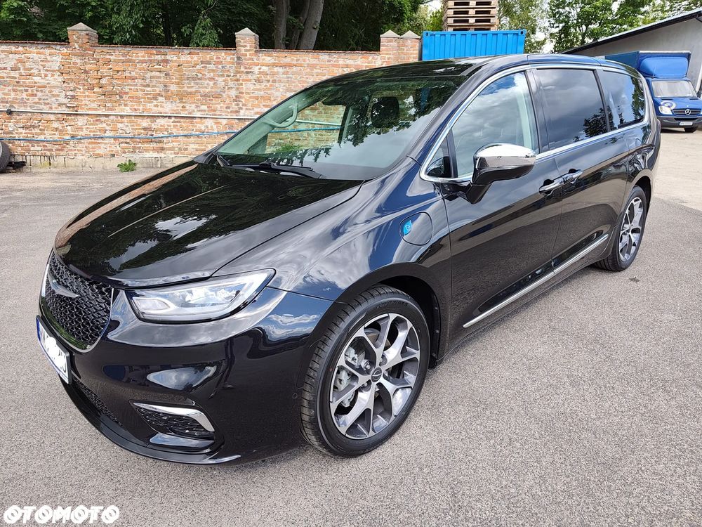 Chrysler Pacifica - 3