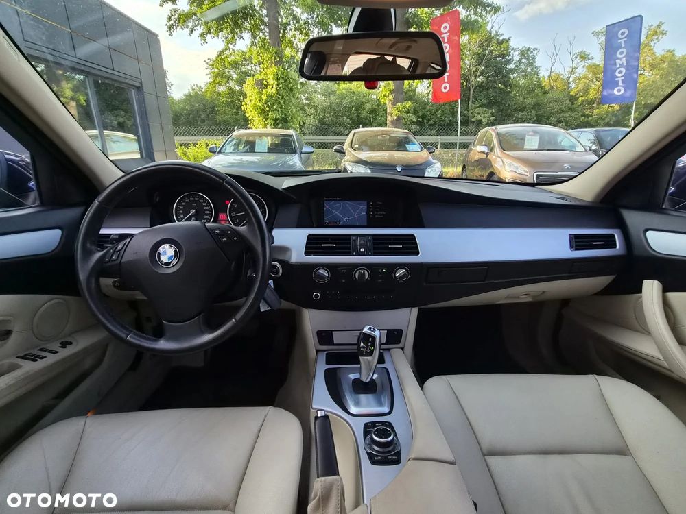 BMW Seria 5 520i - 15