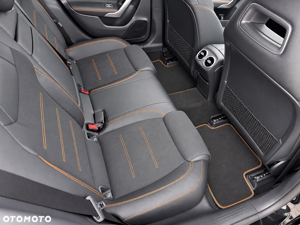 Mercedes-Benz CLA 250 4Matic 8G-DCT Edition AMG Line - 18