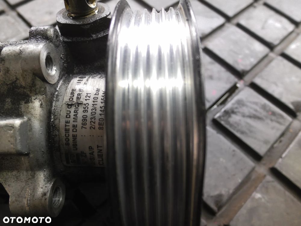 AUDI A4 B7 2.0 TDI 140KM BPW pompa wspomagania 8E0145155N - 4