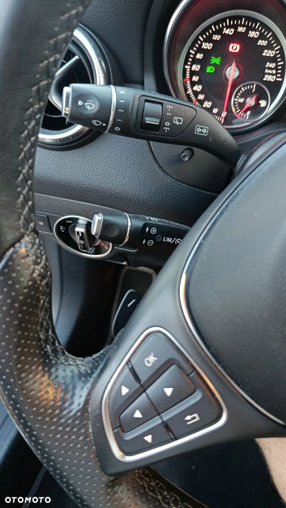 Mercedes-Benz CLA 180 7G-DCT UrbanStyle Edition - 16