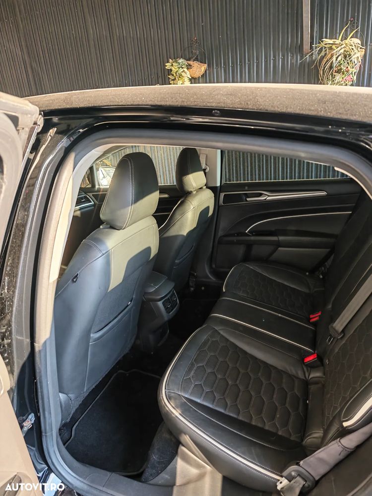 Ford Mondeo - 10