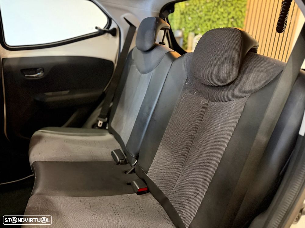 Toyota Aygo x-wave - 17