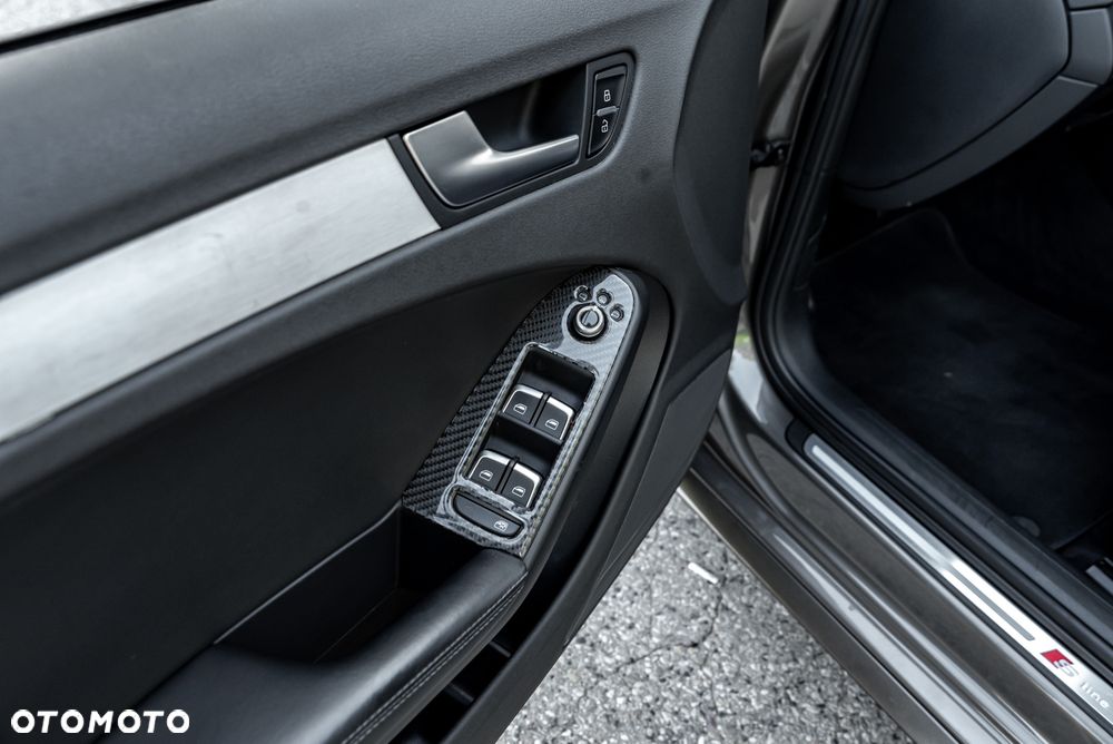Audi A4 Avant 3.0 TDI DPF quattro S tronic S line Sportpaket - 16