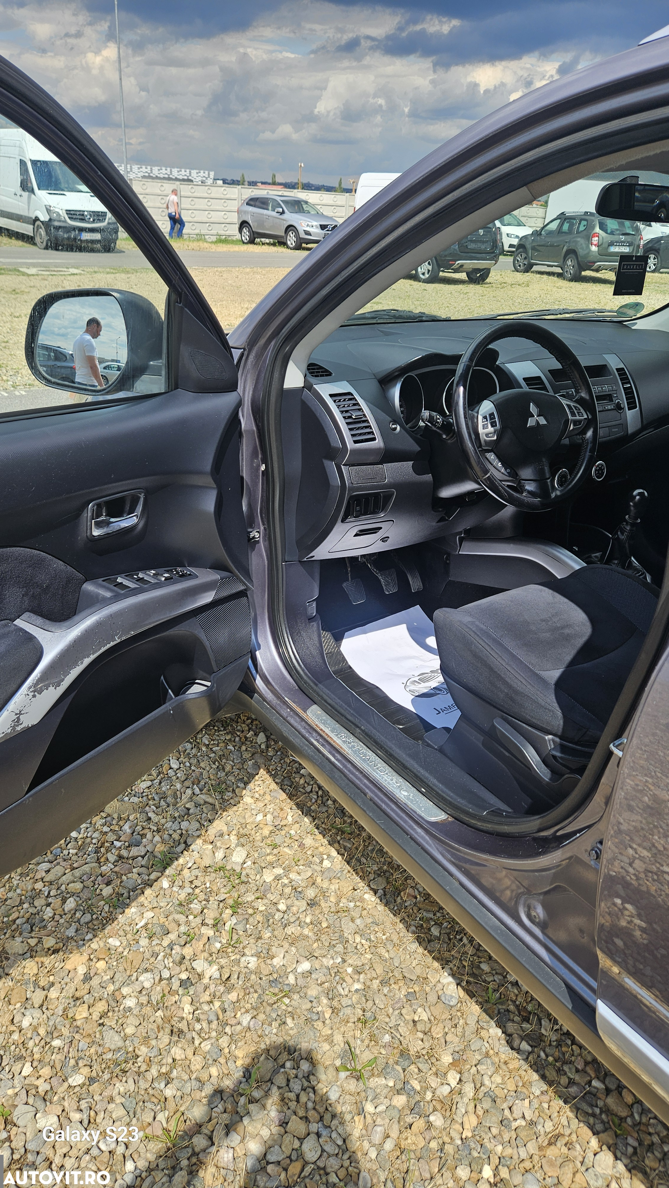 Mitsubishi Outlander 2.0 DI-D 4WD Instyle - 8