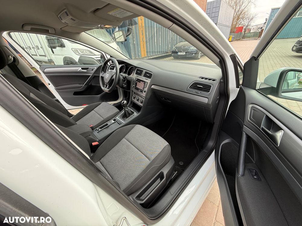 Volkswagen Golf - 16