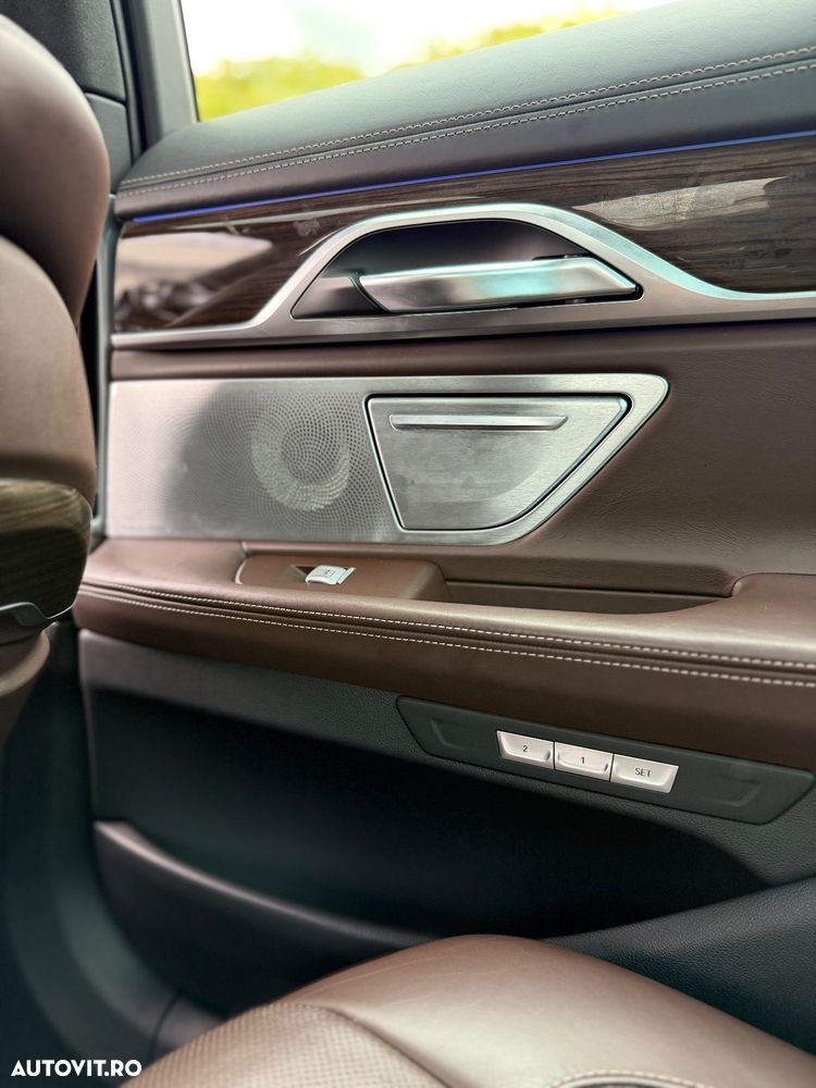 BMW Seria 7 740d xDrive - 17