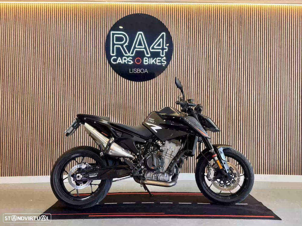 KTM Duke 890 - 1