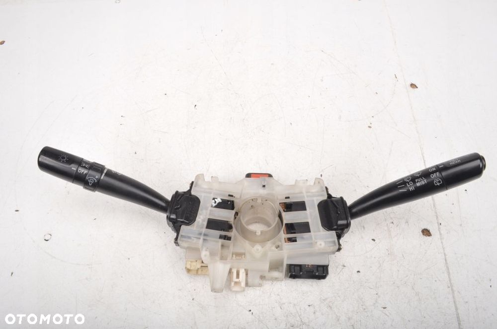 SUBARU FORESTER I PRZEŁĄCZNIK ZESPOLONY 83111FC07