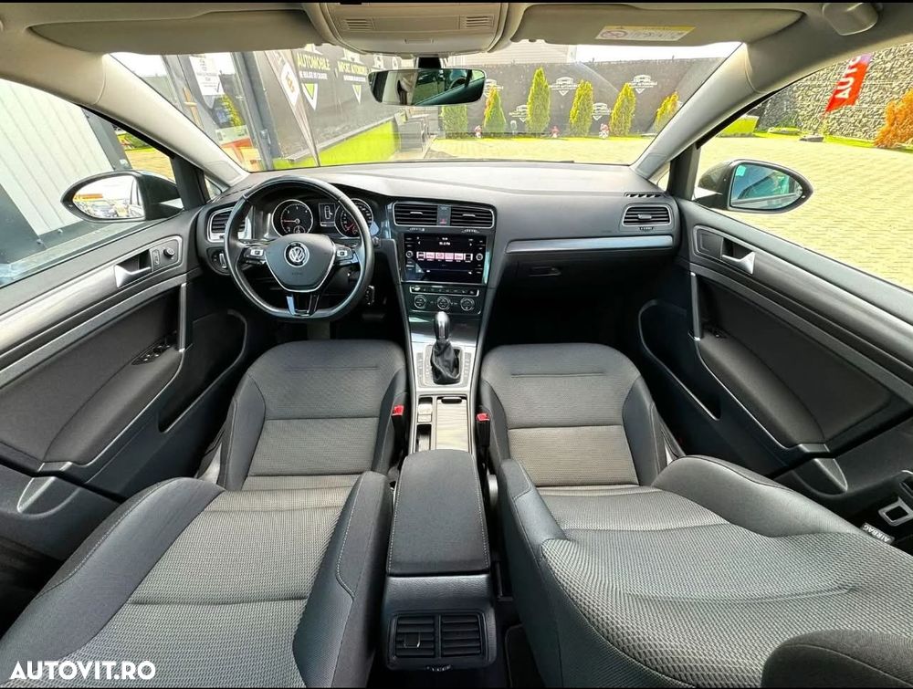 Volkswagen Golf - 5