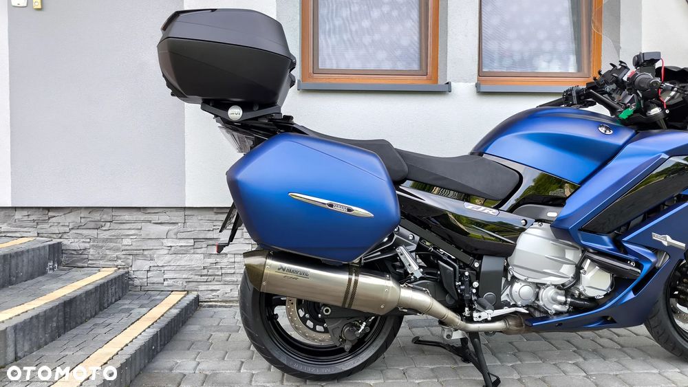 Yamaha FJR - 16