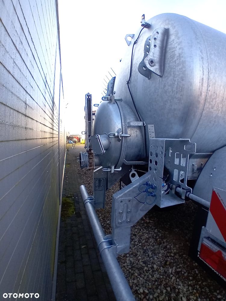 Pichon Wóz asenizacyjny Pichon SV 16 BP iControl S 16600L - 3