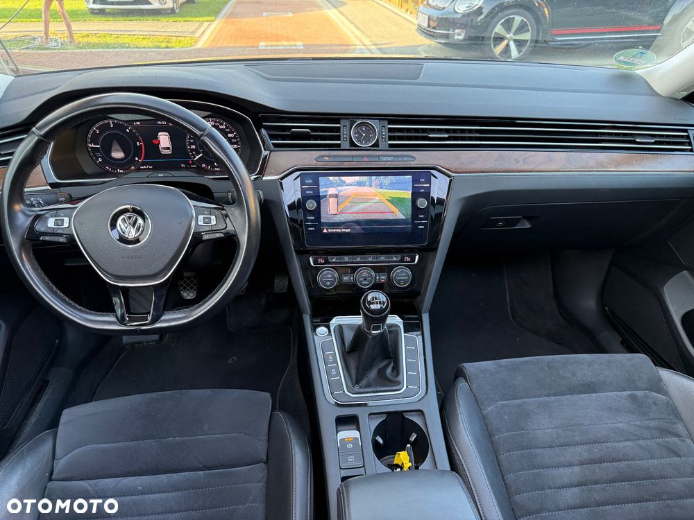 Volkswagen Passat Variant 2.0 TDI BMT Highline - 20