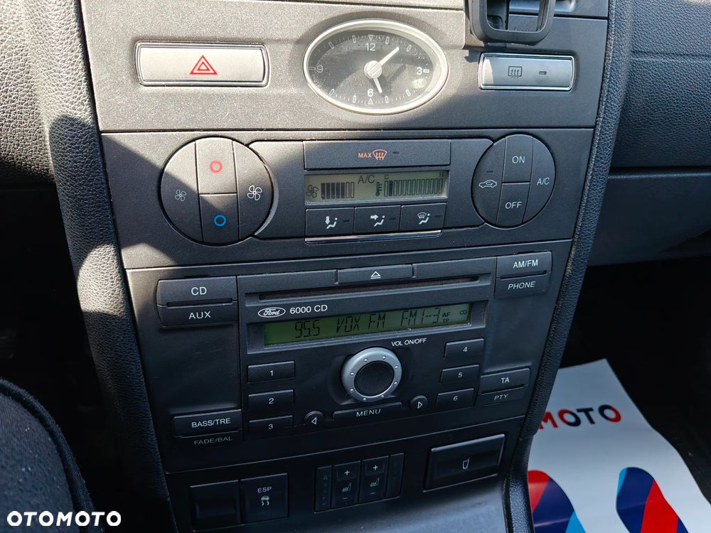 Ford Mondeo 1.8 Ghia - 21