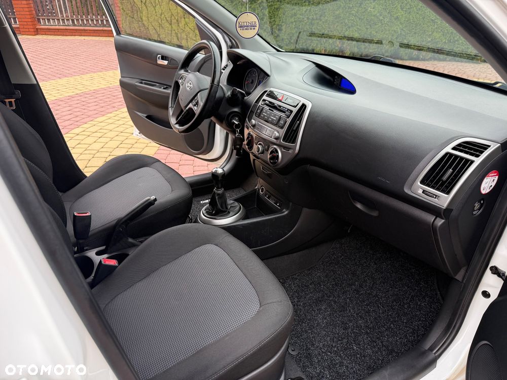 Hyundai i20 1.2 Trend - 26